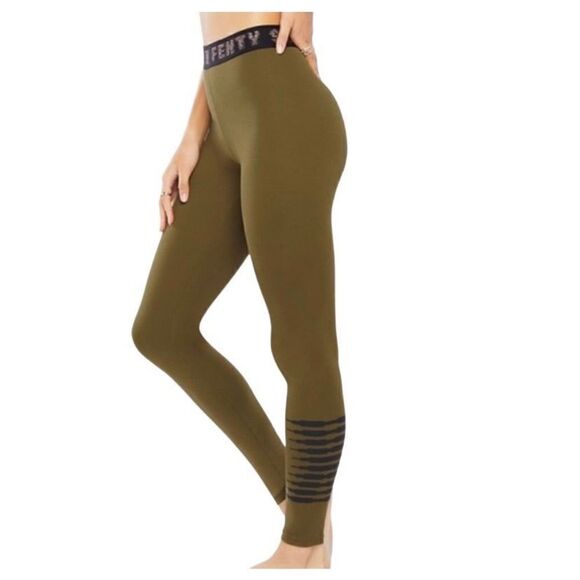 Savage X Fenty Pants - Savage, X Fenty, green high waisted, graphic logo, leggings, size XL 